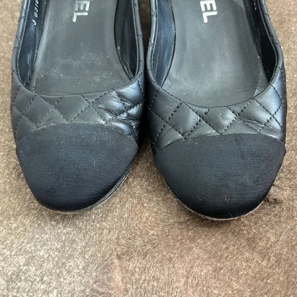 CHANEL Quilted Diamond Leather Interlocking CC Sliver Metal Heels Toe Cap - Picture 11 of 12